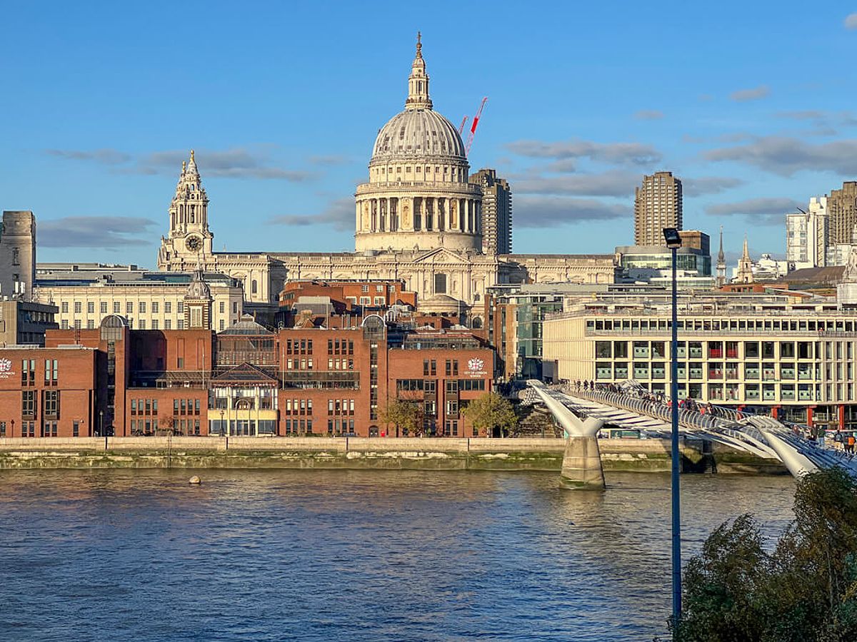 St Paul's Cathedral overlooking the Thames