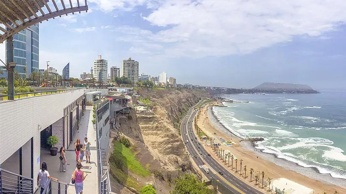 Summer in Lima