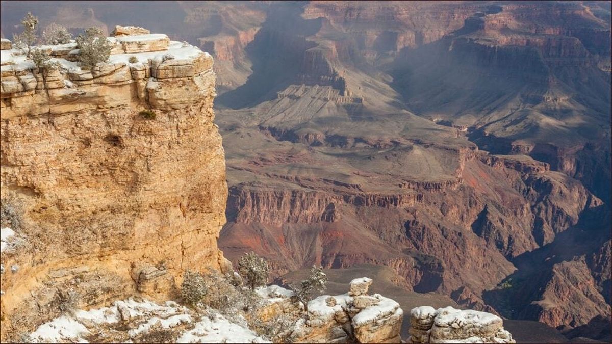 Winter views at Yaki Point on the South Rim of the Grand Canyon